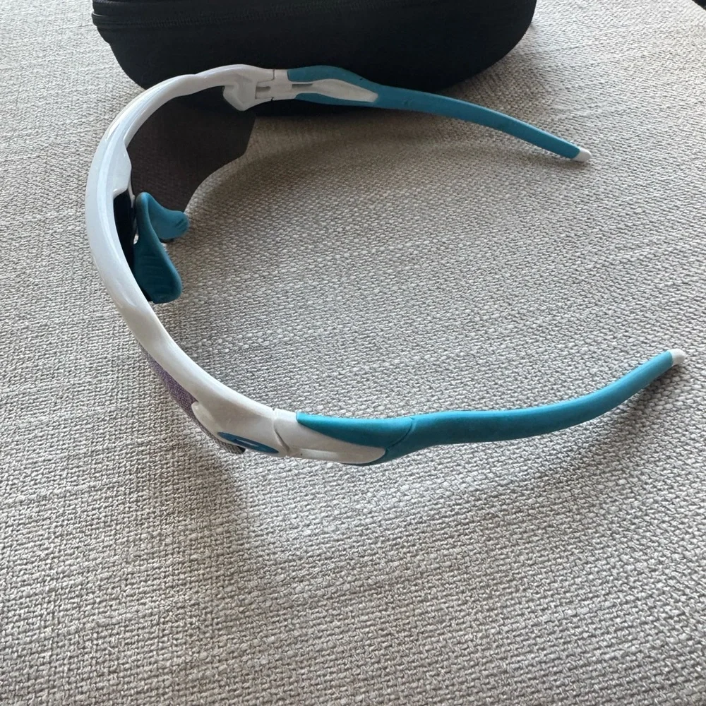 Oakley stylish sports